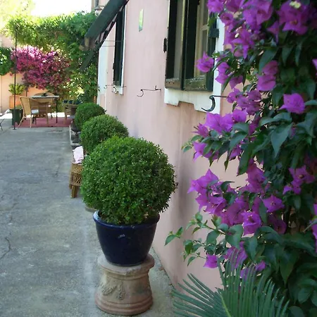 Casa Rosa Vila *
